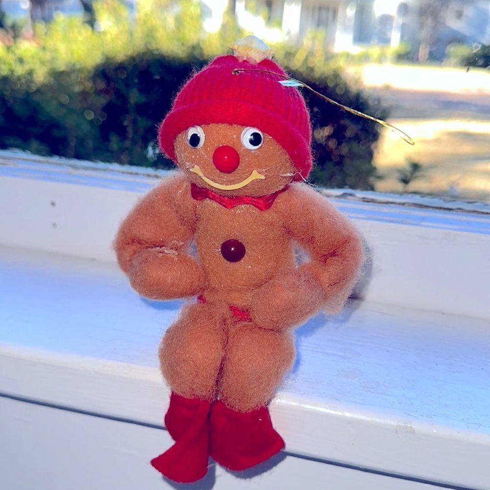 Vintage‎ bendable smiling fuzzy gingerbread man ornament with red cap
